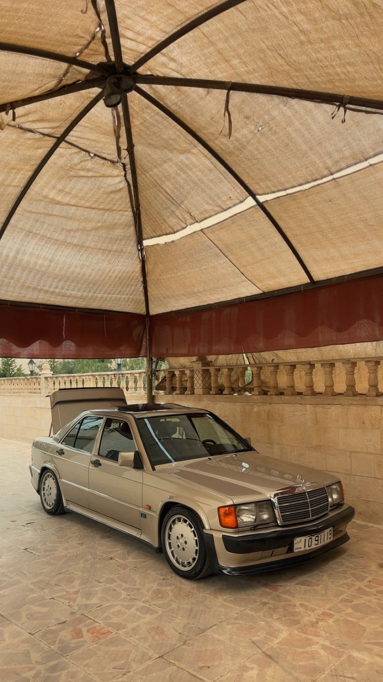 Mercedes-Benz   190E 2.5 (1990)