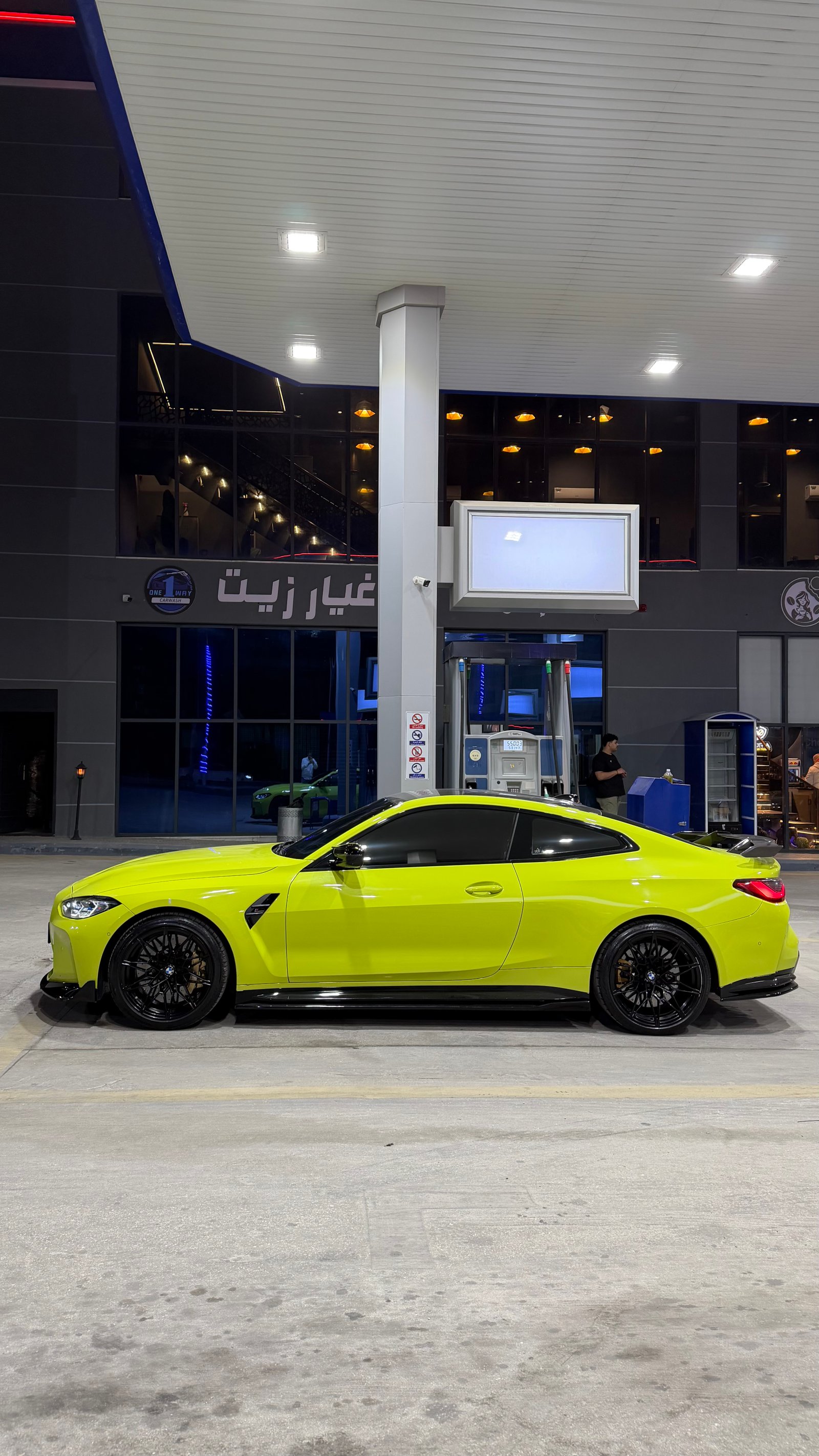 BMW  M4 (2021)
