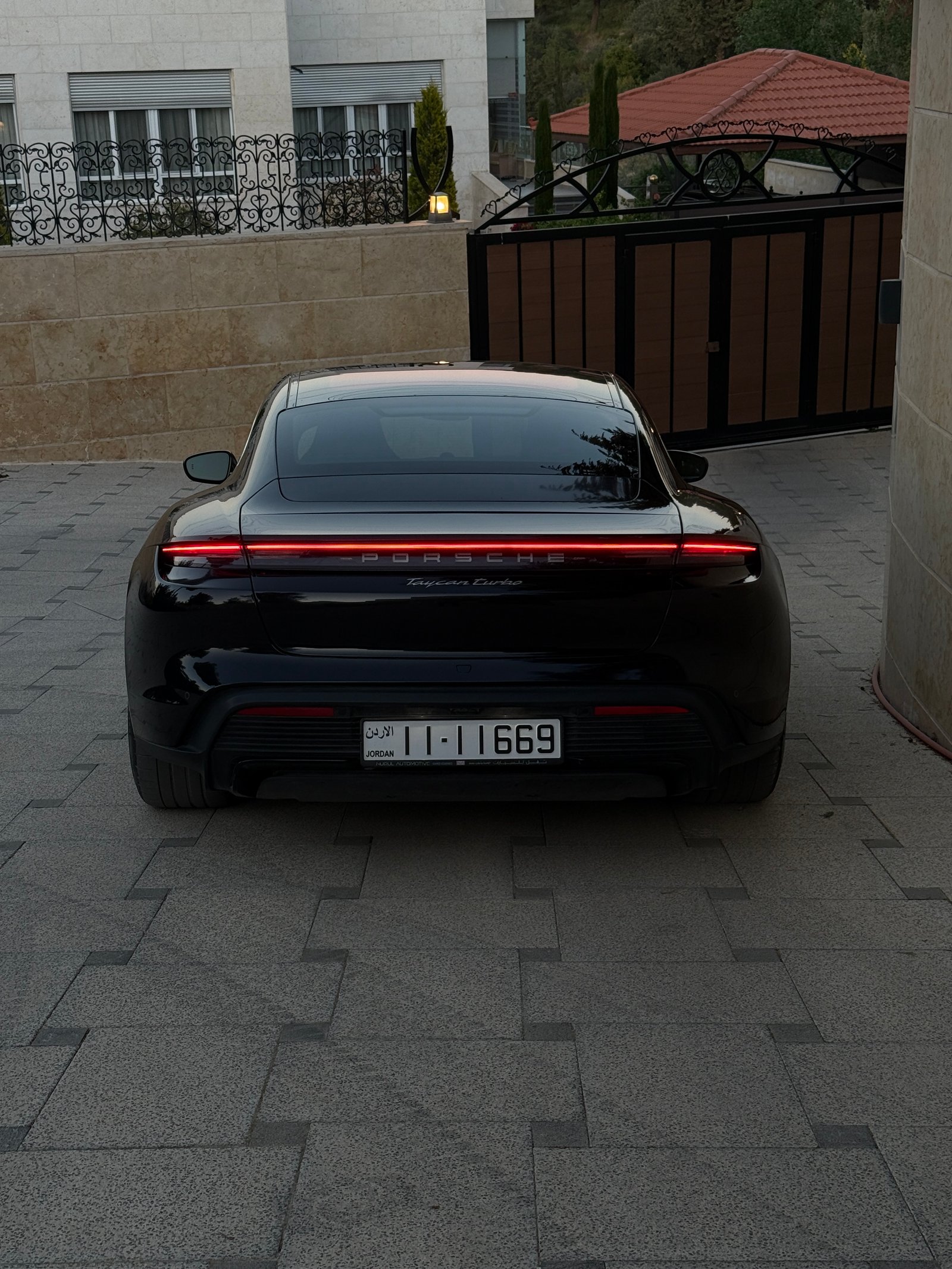 Porsche Taycan turbo (2020)