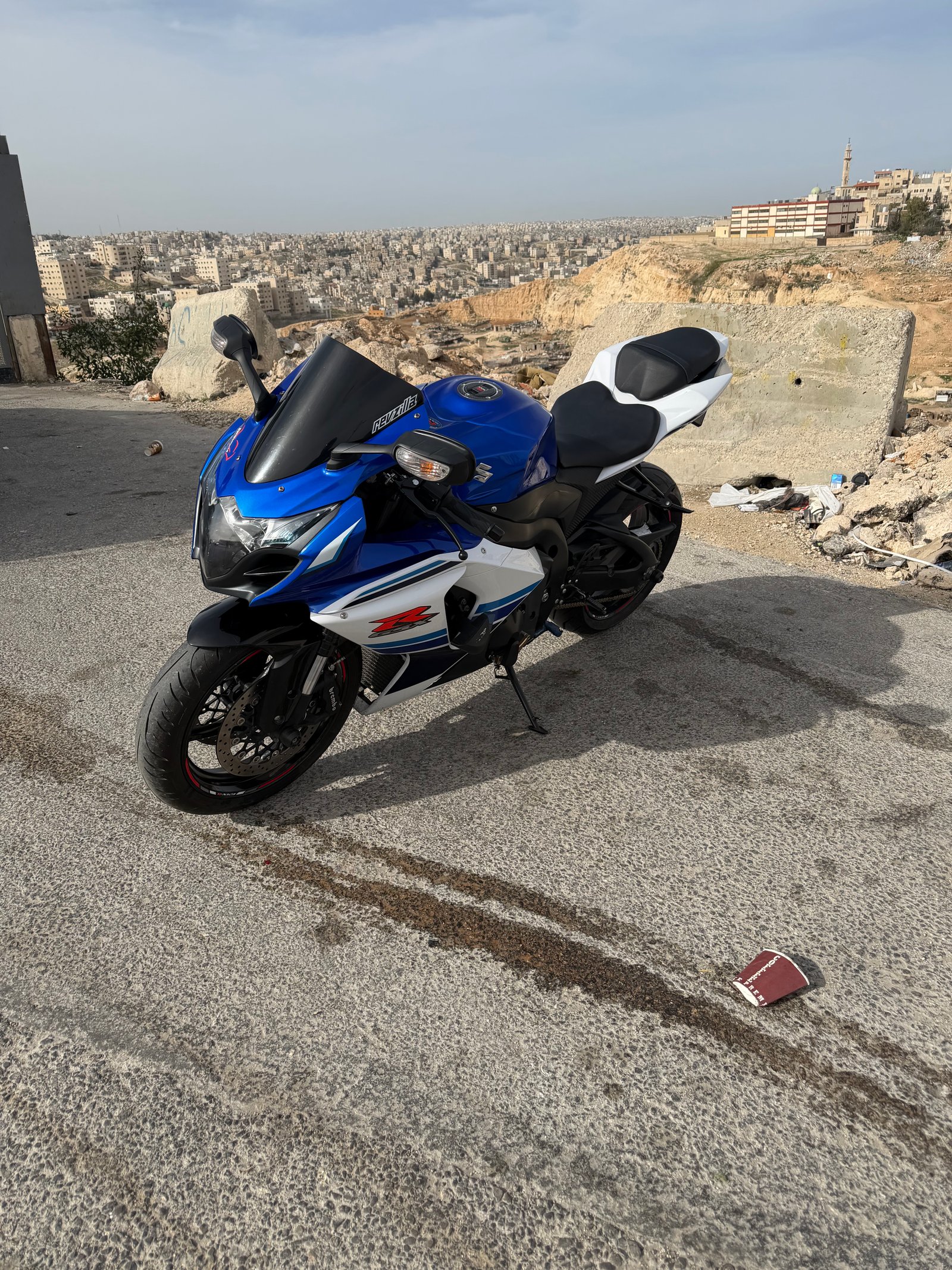 Suzge R1000 (2016)