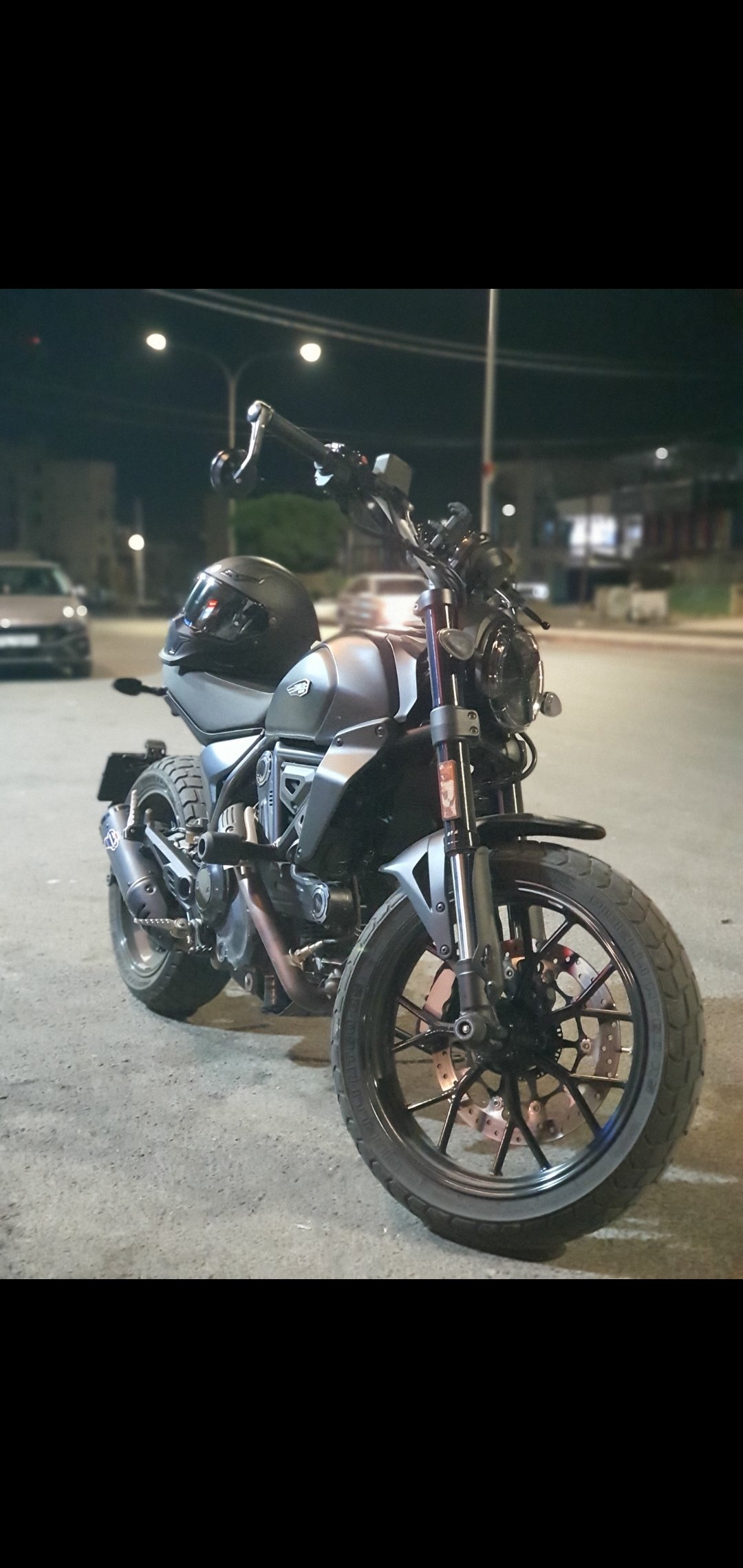 Ducati Icon Dark (2025)